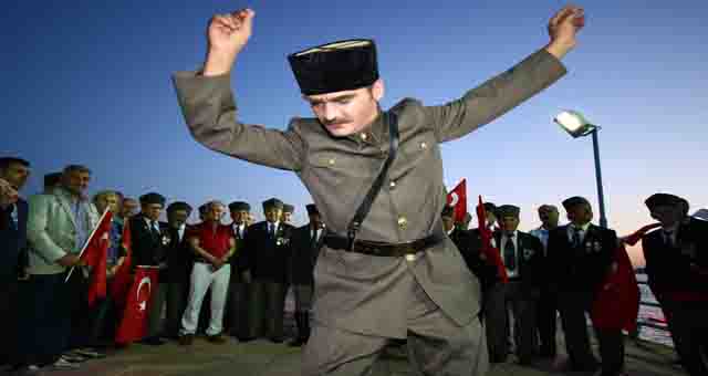 BAYRAKLI’DA UNUTULMAZ 19 MAYIS KUTLAMASI