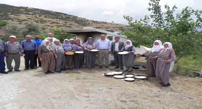ÖDEMİŞ BELEDİYESİ MAHALLE FIRINLARI YAPIYOR