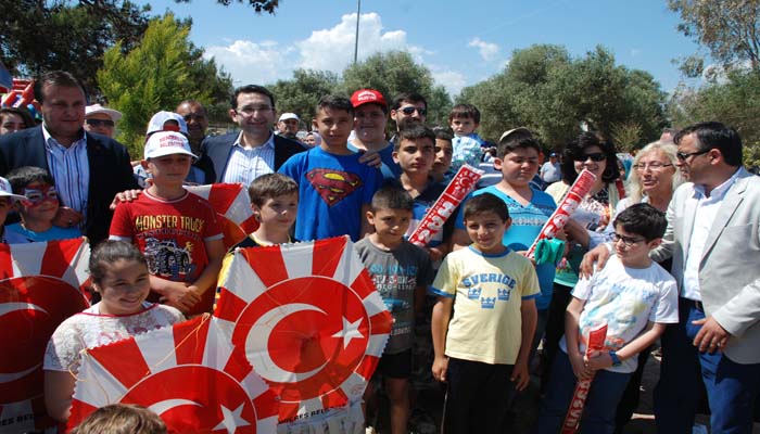 MENDERES’TE UÇURTMA ŞENLİĞİ