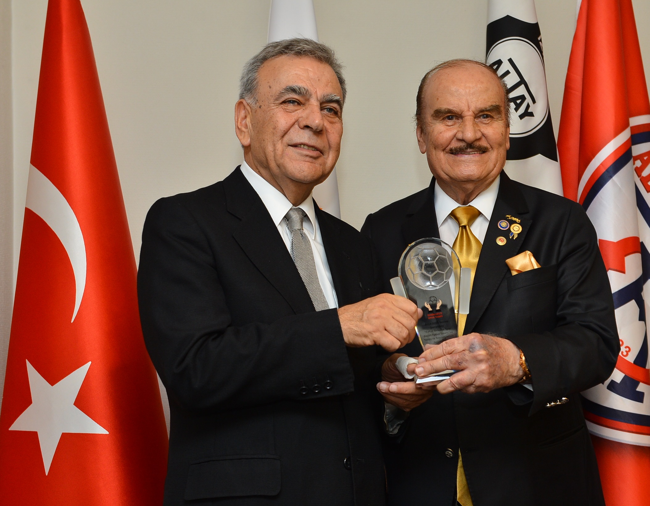 İZVAK buluşması