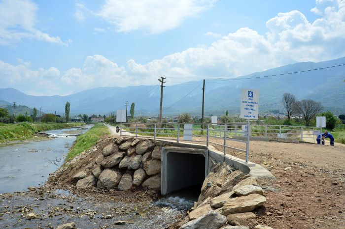 5 bin 300 kamyon malzeme çıktı