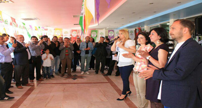 HDP’Lİ VEKİL ADAYLARI MENDERES’TEYDİ