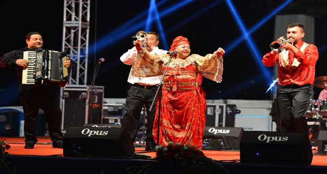 HIDRELLEZ COŞKUSU İZMİR’İ SARDI