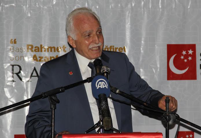 Mustafa Kamalak İzmir’de partisinin iftarına katıldı
