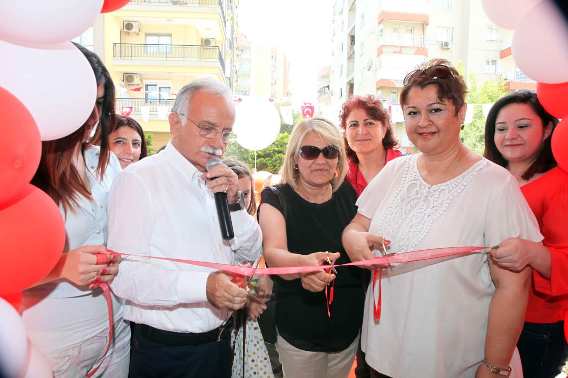 Bayraklı’da 12. kütüphane hizmete girdi