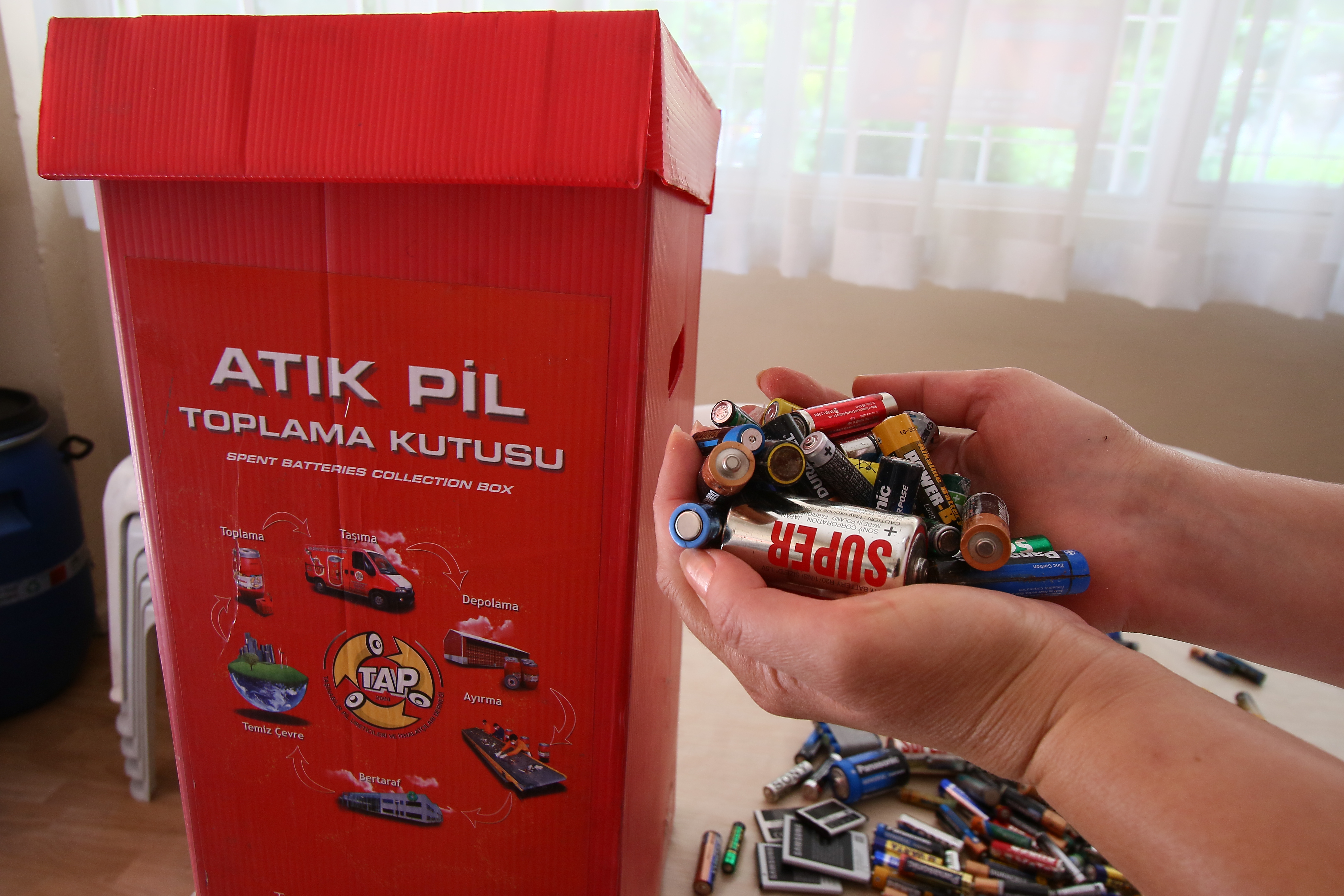 Bayraklı’da 5 ton atık pil toplandı!
