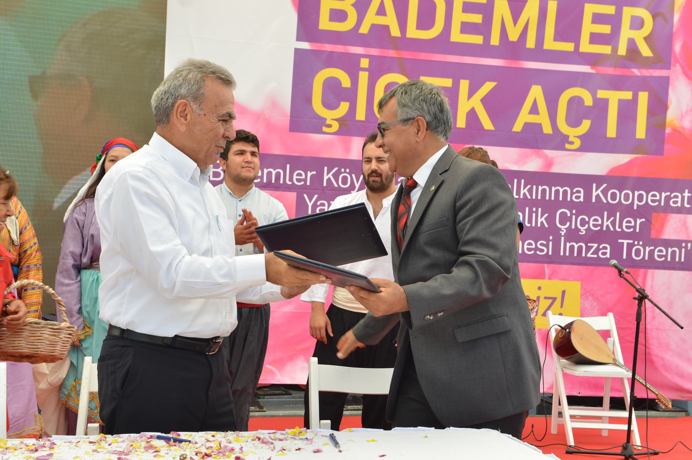 Başlarına talih kuşu konacak