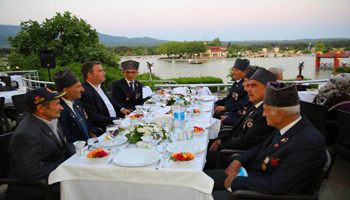 Piriştina Gaziler ile iftarda buluştu