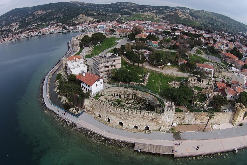 FOÇA, DÜNYA KÜLTÜR MİRASI LİSTESİNE GÖZ KIRPIYOR