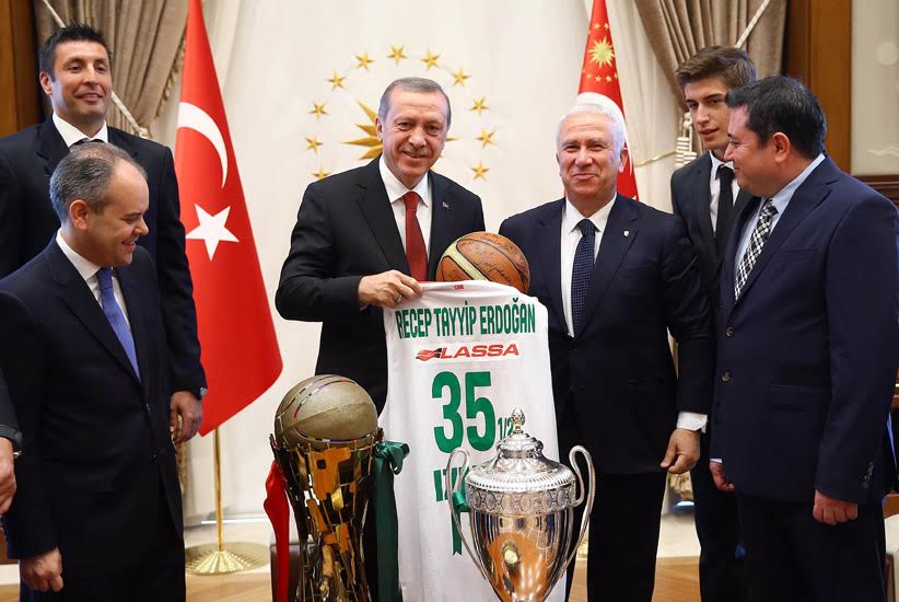 Şampiyon Karşıyaka Cumhurbaşkanı Erdoğan’la buluştu