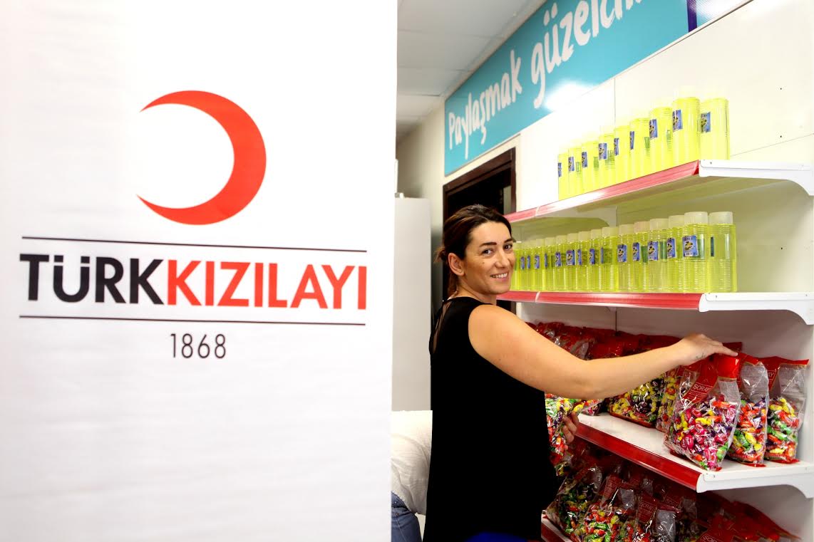 Bornova Belediyesi’den ihtiyaç sahiplerine Bayram hediyesi