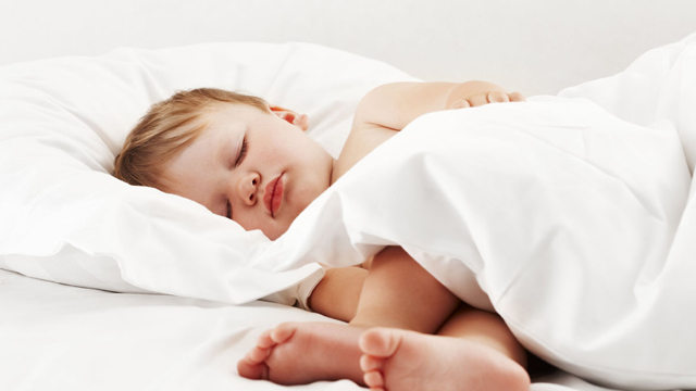 ÇOCUĞUNUZA SAĞLIKLI UYKU ALIŞKANLIĞI NASIL KAZANDIRILIR?