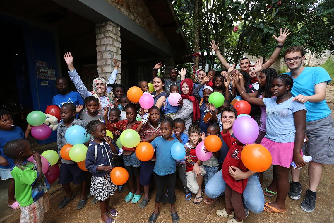 ŞİFA’NIN YARDIM ELİ HAİTİ’YE UZANDI