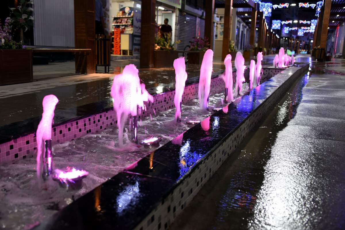 İZMİR CADDESİ’NDE SUYUN VE IŞIĞIN GÖRSEL ŞÖLENİ YAŞANIYOR