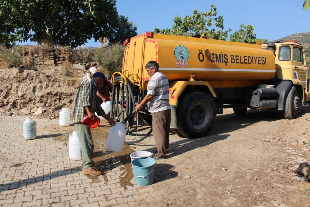 Ödemiş Belediyesi Uzundere’nin su sorununa çare oluyor