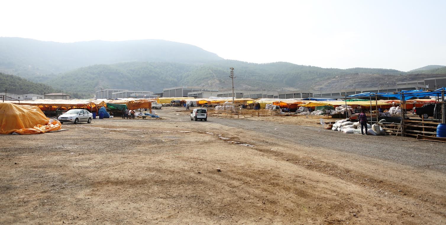 Bornova Belediyesi kurban satış alanında modern hizmet