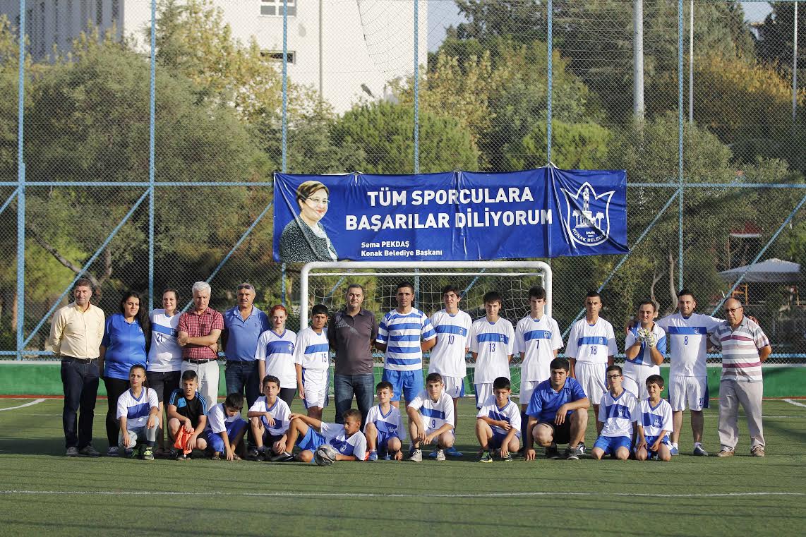 Futbol aşkı engel tanımadı