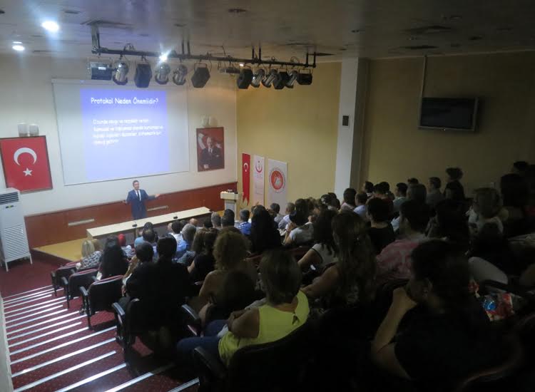 Sağlık Yöneticilerine Protokol Eğitimi…