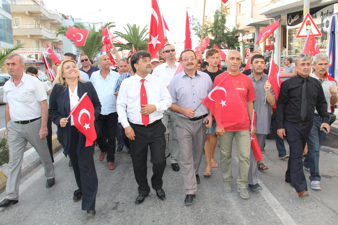 URLA TEK YÜREK OLARAK TERÖRE HAYIR DEDİ