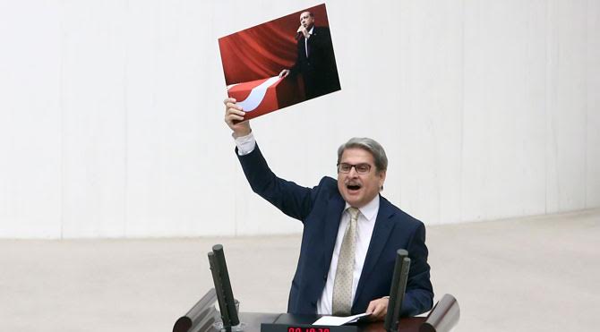 “9 EYLÜL 1 KASIMIN ŞAFAĞIDIR”