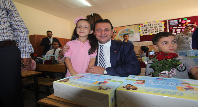 Başkan Soylu Eğitim Seti Hediye Etti