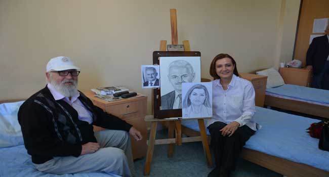 Hotar, yaşlıları mutlu günlerinde yalnız bırakmadı