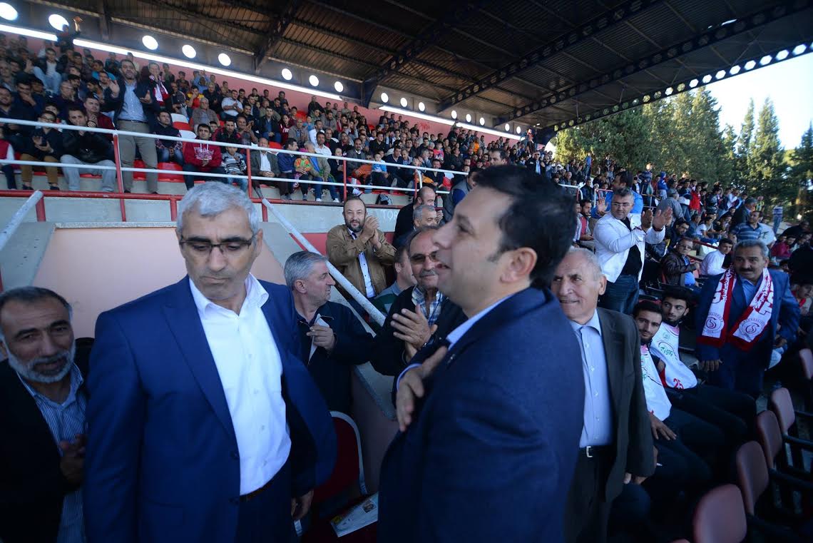 Torbalı Kaya'yı bağrına bastı