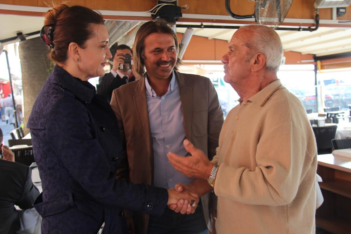 Hotar, Kordon’da esnafı gezdi