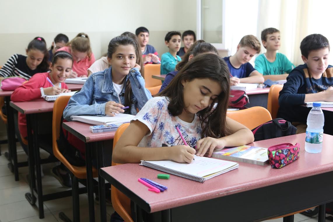 Bornova Belediyesi’nden 5500 öğrenciye eğitim desteği