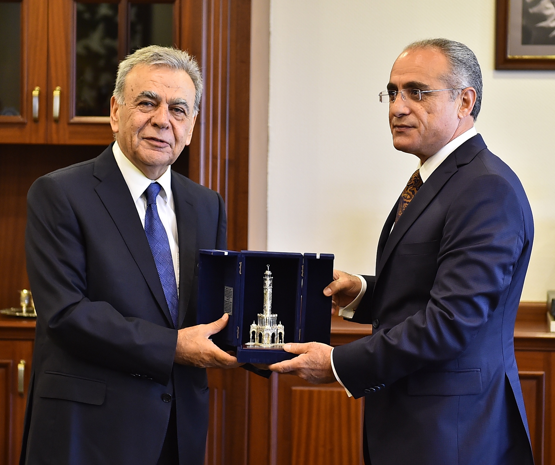Bakan Topçu’dan “İzmir için el ele” mesajı