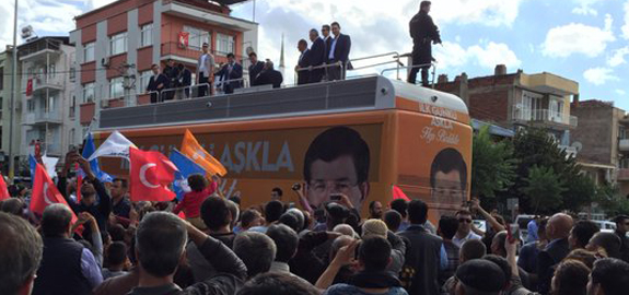 Davutoğlu’ndan İzmir’de 2.gün mesaisi