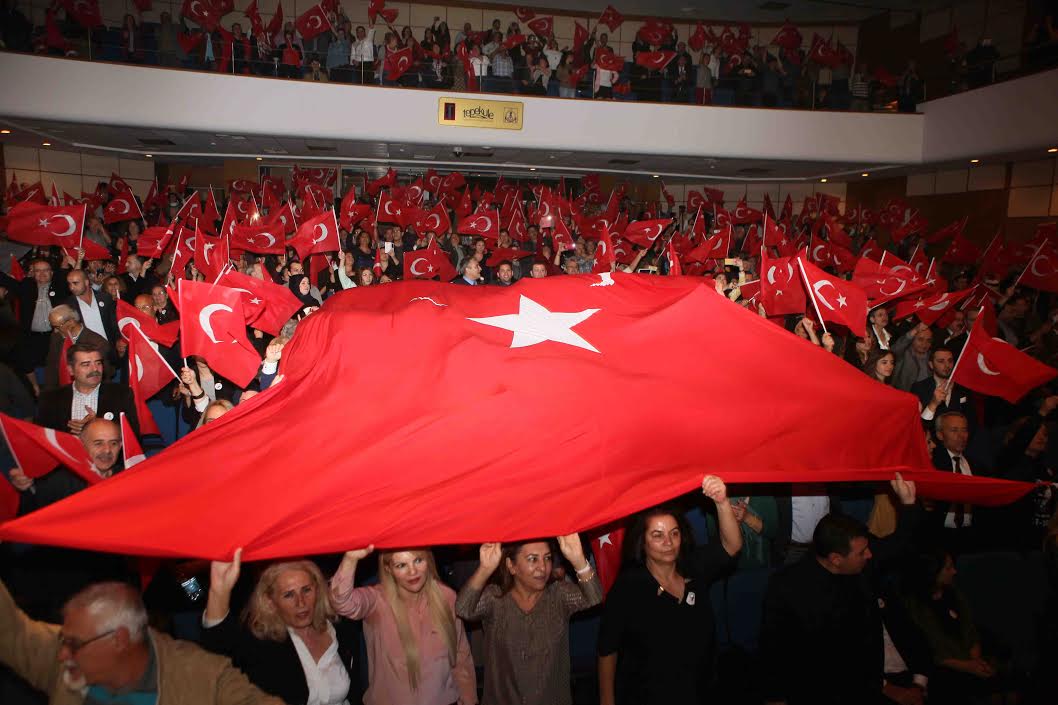 Atatürk için Bayraklı’da özel konser