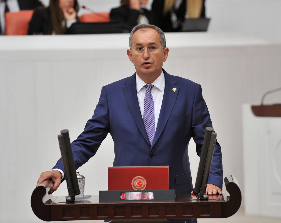 Sertel: Binlerce öğretmen “öğretmek” için bekliyor