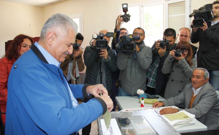 “TERÖRÜ BİTİRMEK İÇİN SİYASİ İSTİKRAR ŞART”