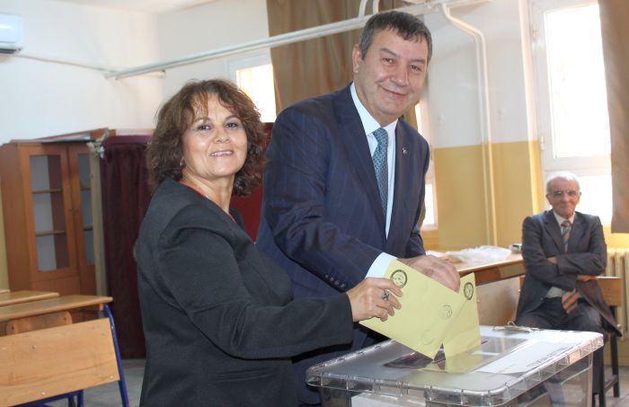 Karataş Ailesi Oyunu Kullandı