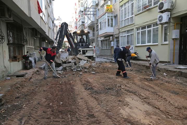 Sokaklar yenileniyor, Karşıyaka güzelleşiyor