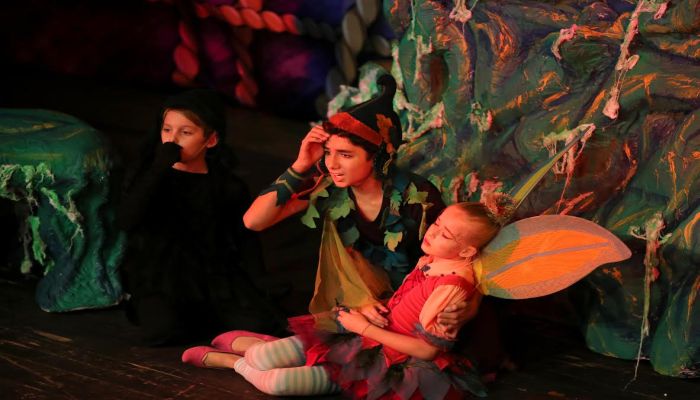 Karşıyaka'da 'tiyatro sezonu' açıldı