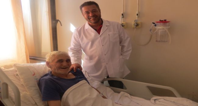 7, 5 Saat Süren Ameliyatla Felç Olmaktan Kurtuldu…