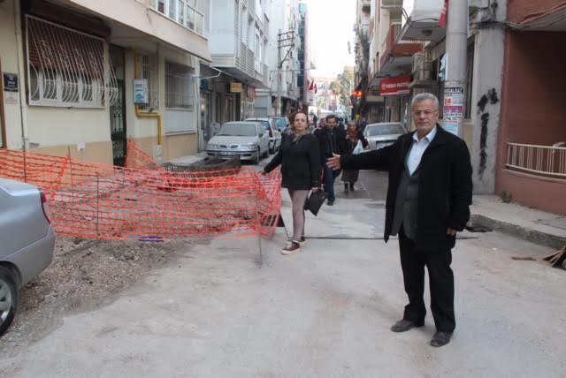 ‘İzmir’de Kazı Kazan Belediyeciliği Yapılıyor’