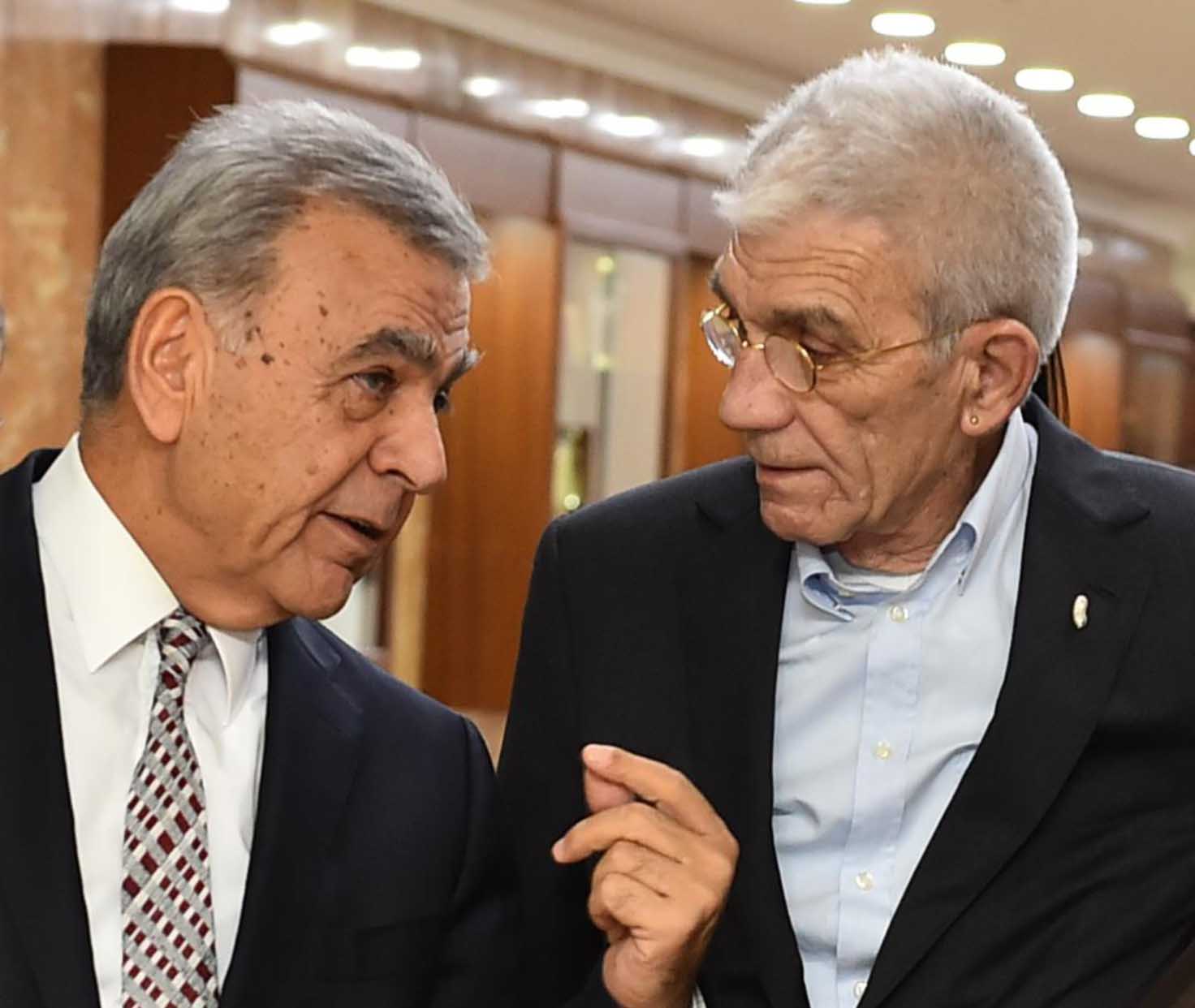“Davutoğlu ile Çipras’ı  İzmir’de buluşturalım”