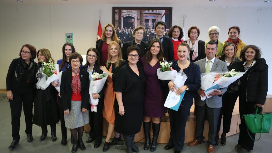 Kadının toplumdaki yeri Bornova’daki panelde ele alındı
