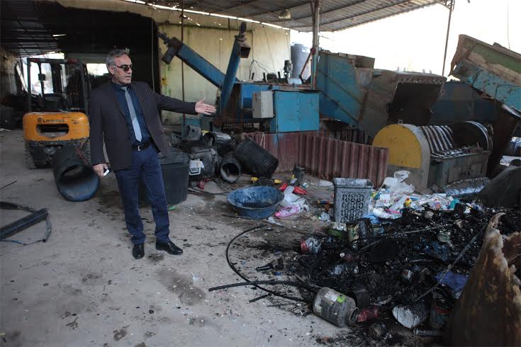 Bornova’da atıklarını dereye boşaltan işletmeler mühürlendi