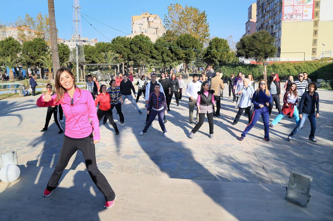 İZMİR HAREKETLİ YAŞAMI ÇOK SEVECEK