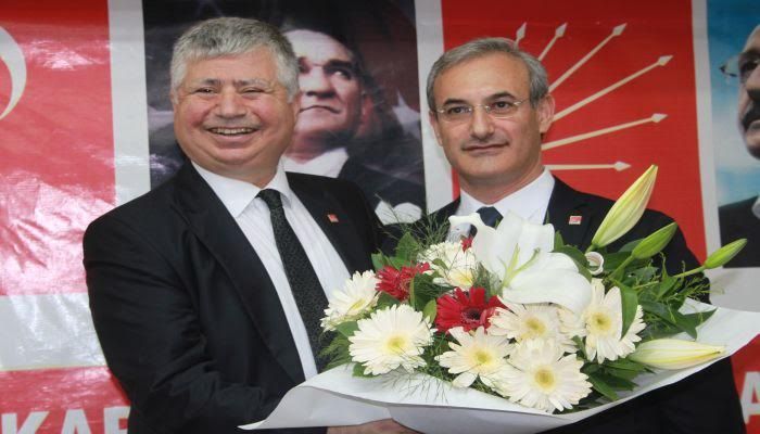 ÖZUSLU BAYRAĞI DEVRETTİ