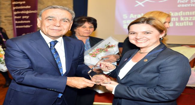 Siyasetin İzmirli kadın öncüleri