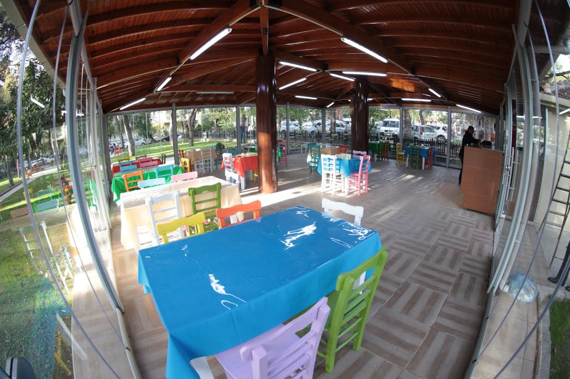 Bornova’da “+1 Down Kafe” açılıyor