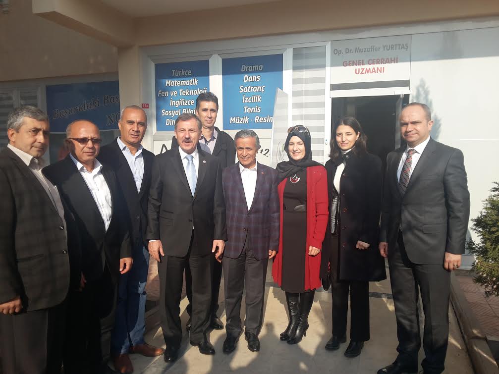 Özdağ; “Muzaffer Yurttaş Manisa için bir şans”