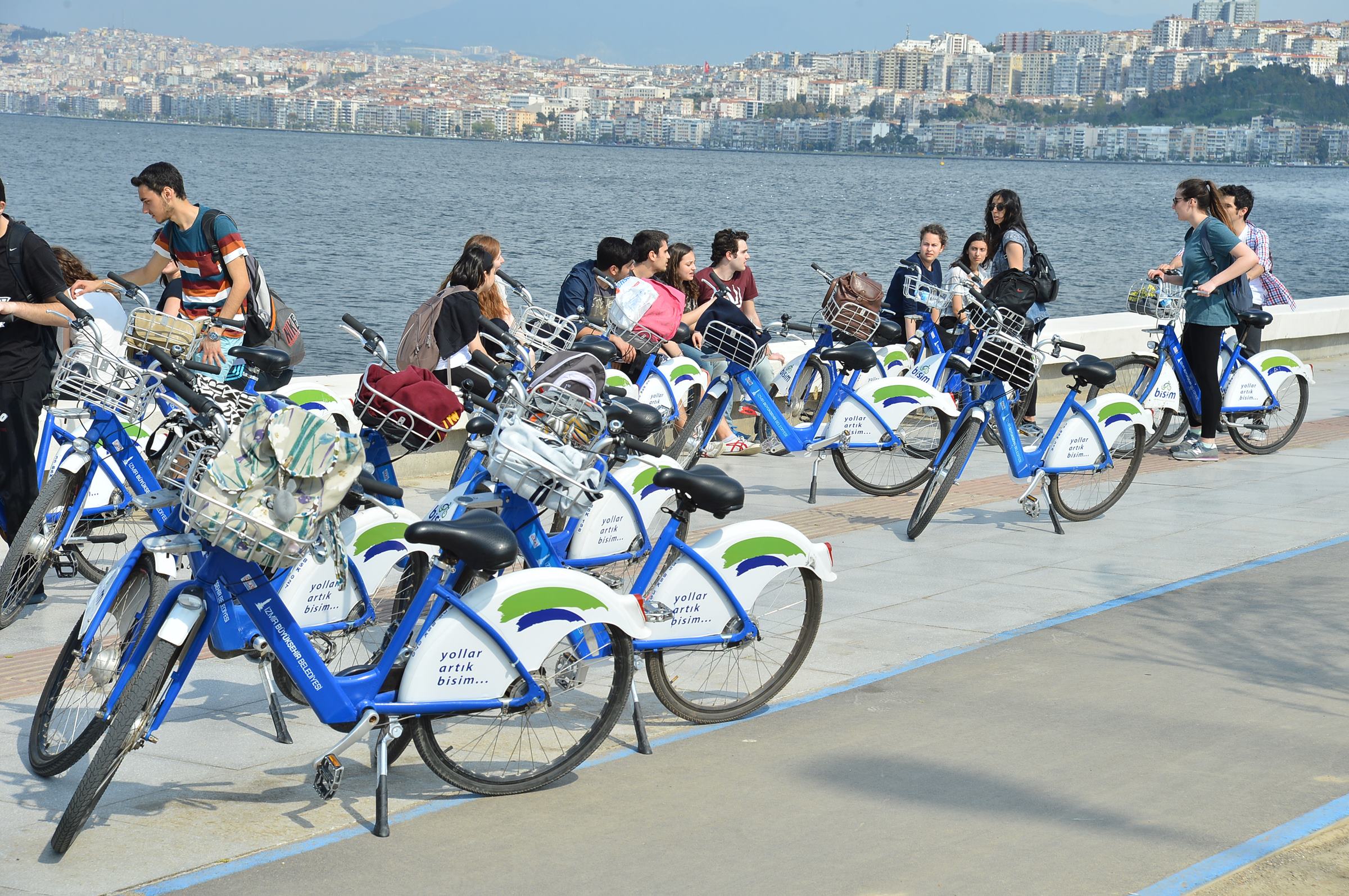 İzmir’de bisiklet devrimi
