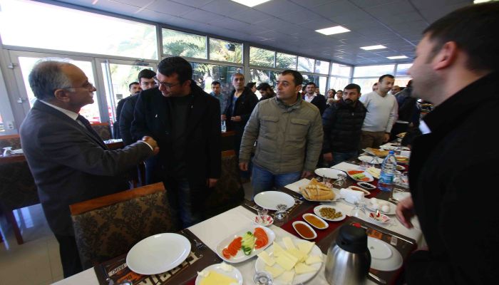 Başkan Karabağ CHP’li gençlerle buluştu