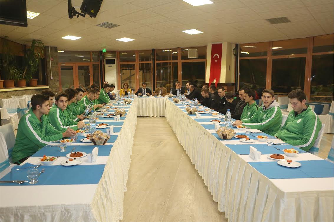 Bornovalı basketbolcular 6’lı finalde